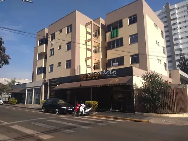 Apartamento com 92m² 2 quartos e 2 banheiros, para alugar, no bairro Centro em Arapongas