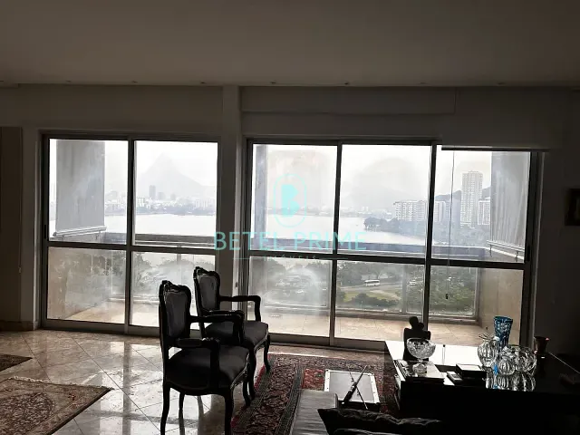 Apartamento com 187m² 3 quartos e 3 banheiros, para alugar, no bairro Lagoa em Rio de Janeiro