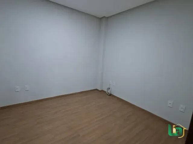 Apartamento 2 quartos e 1 banheiro, para alugar, no bairro Barra em Muriaé