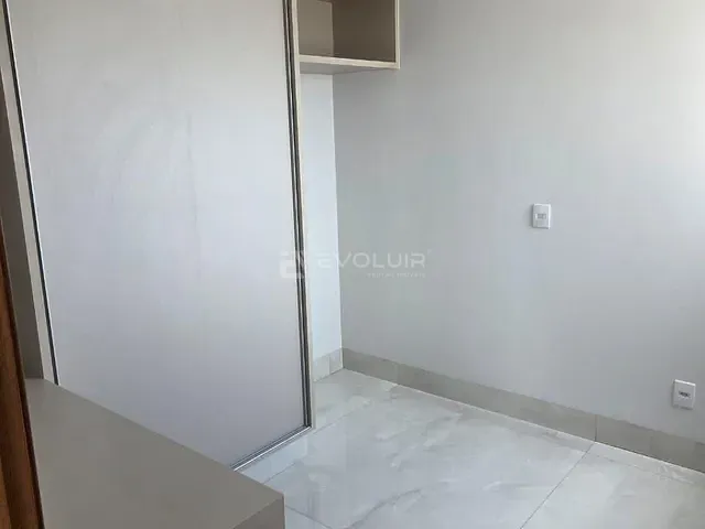 Apartamento 3 quartos e 2 banheiros, para alugar, no bairro Setor Pedro Ludovico em Goiânia