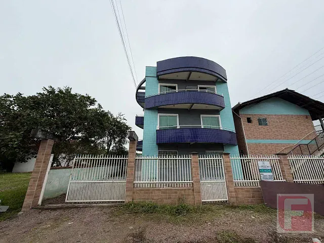 Apartamento 3 quartos e 2 banheiros, para alugar, no bairro Centro em Itapoá