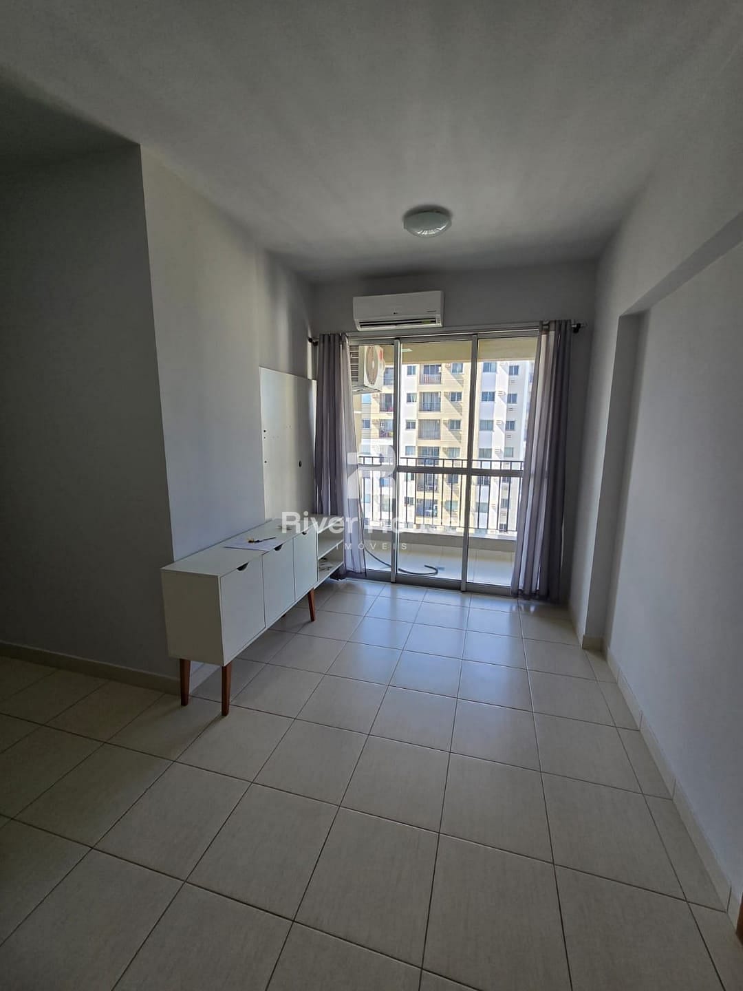 Apartamento para alugar com 3 quartos, 77m² - Foto 2