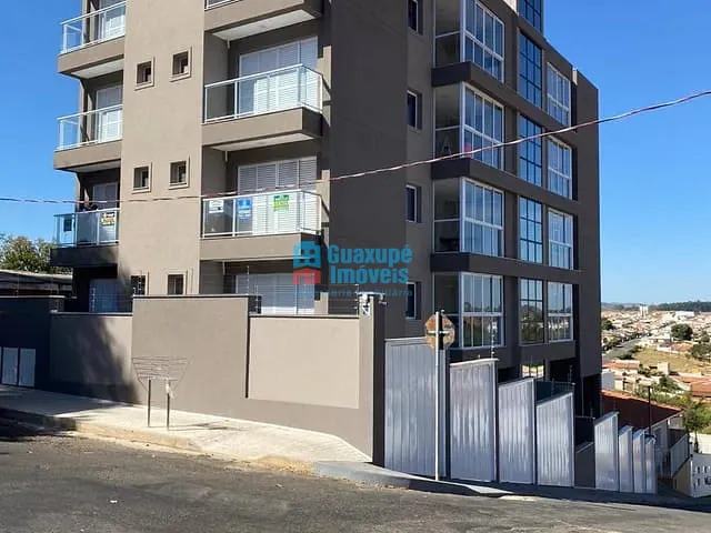 Apartamento com 104m² 3 quartos e 2 banheiros, à venda, no bairro Parque do Lago em Guaxupé