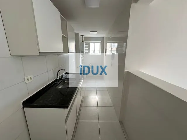 Apartamento 2 quartos e 2 banheiros, para alugar, no bairro Boqueirão em Curitiba