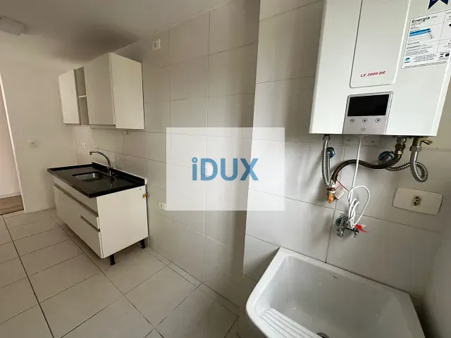 Apartamento 2 quartos e 2 banheiros, para alugar, no bairro Boqueirão em Curitiba