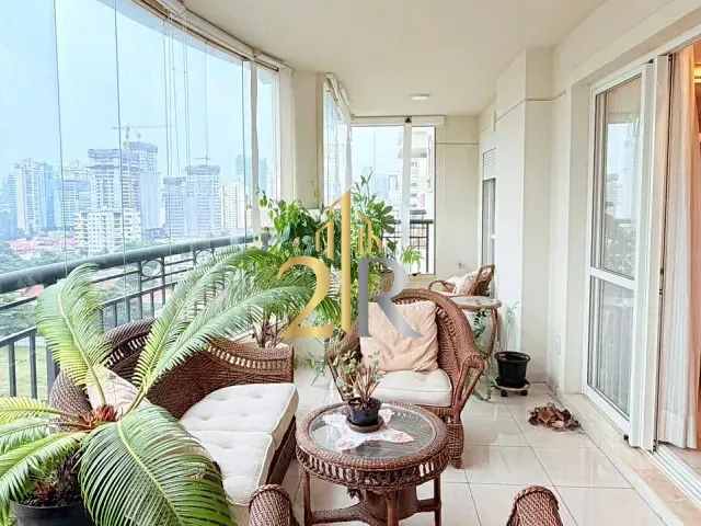 Apartamento com 198m² 3 quartos e 5 banheiros, à venda, no bairro Cidade Monções em São Paulo