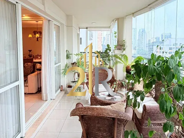 Apartamento com 198m² 3 quartos e 5 banheiros, à venda, no bairro Cidade Monções em São Paulo