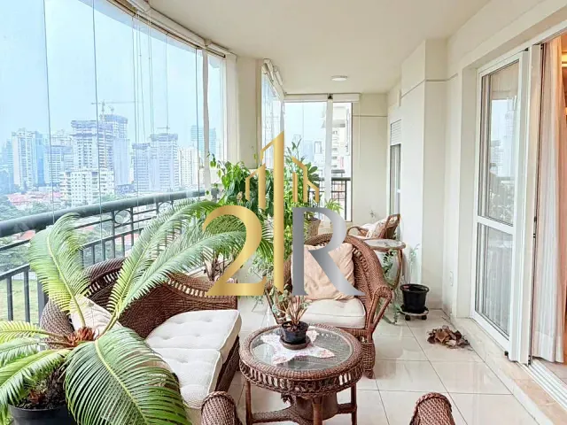 Apartamento com 198m² 3 quartos e 5 banheiros, à venda, no bairro Cidade Monções em São Paulo