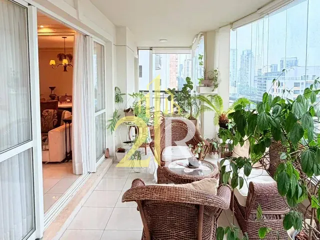 Apartamento com 198m² 3 quartos e 5 banheiros, à venda, no bairro Cidade Monções em São Paulo