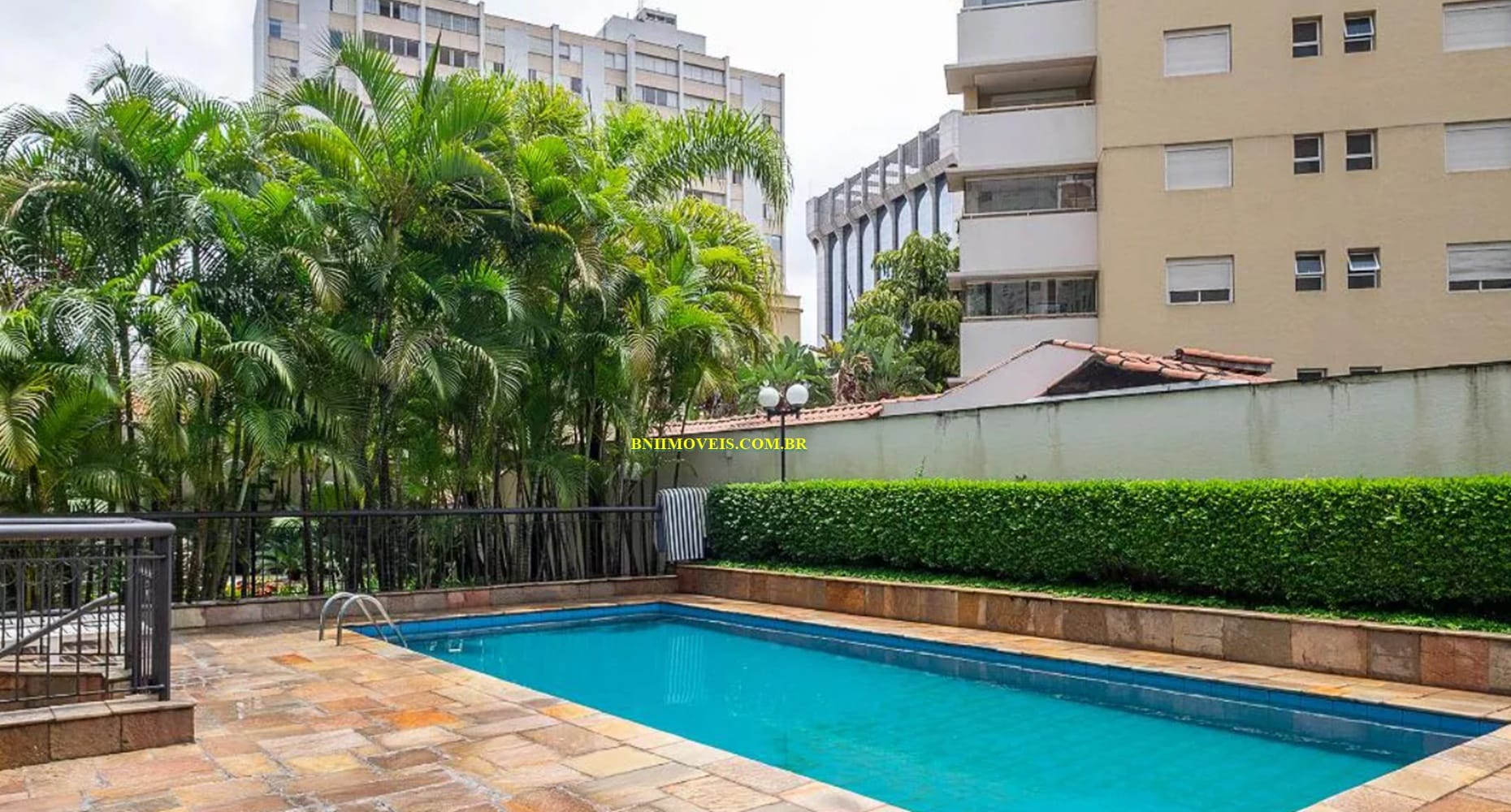 Apartamento para alugar com 4 quartos, 132m² - Foto 2