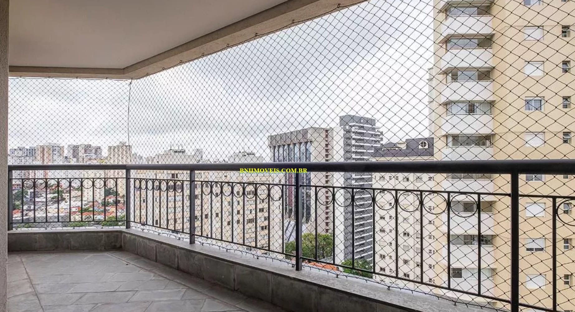 Apartamento para alugar com 4 quartos, 132m² - Foto 1