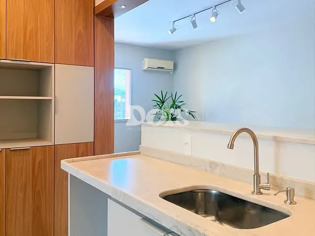 Apartamento 2 quartos e 2 banheiros, à venda, no bairro Barro Vermelho em Vitória