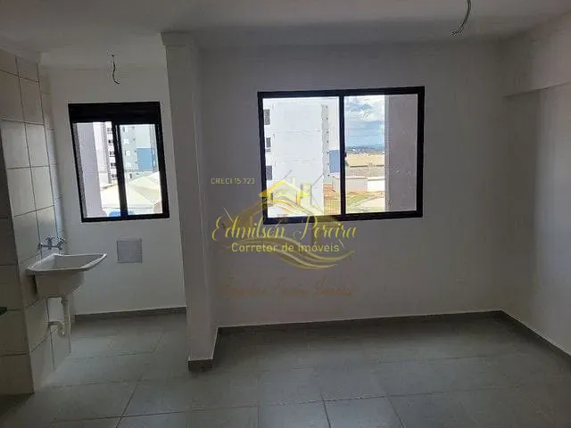 Apartamento com 47m² 2 quartos e 1 banheiro, à venda, no bairro Jardim Maria Celina em Londrina