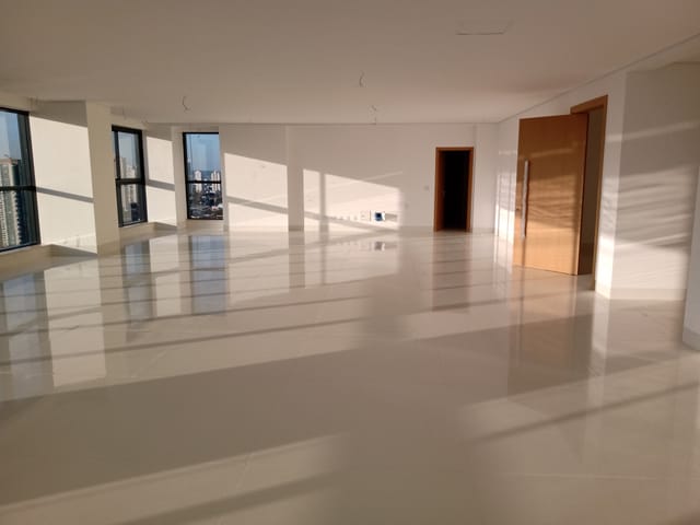 Apartamento 5 quartos e 6 banheiros, à venda, no bairro Nova Suiça em Goiânia