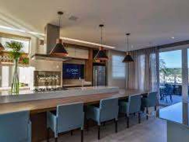 Apartamento com 102m² 2 quartos e 2 banheiros, à venda, no bairro Centro em Florianópolis