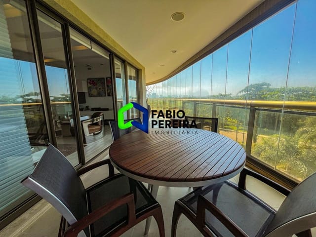 Apartamento com 261m² 3 quartos e 5 banheiros, à venda, no bairro Barra da Tijuca em Rio de Janeiro