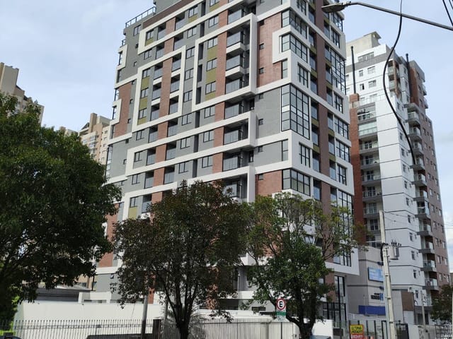 Apartamento 1 quarto e 1 banheiro, à venda, no bairro Portão em Curitiba