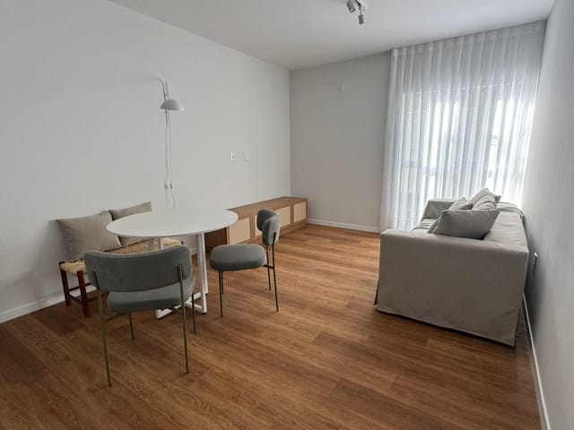Apartamento com 104m² 2 quartos e 1 banheiro, à venda, no bairro Córrego Grande em Florianópolis