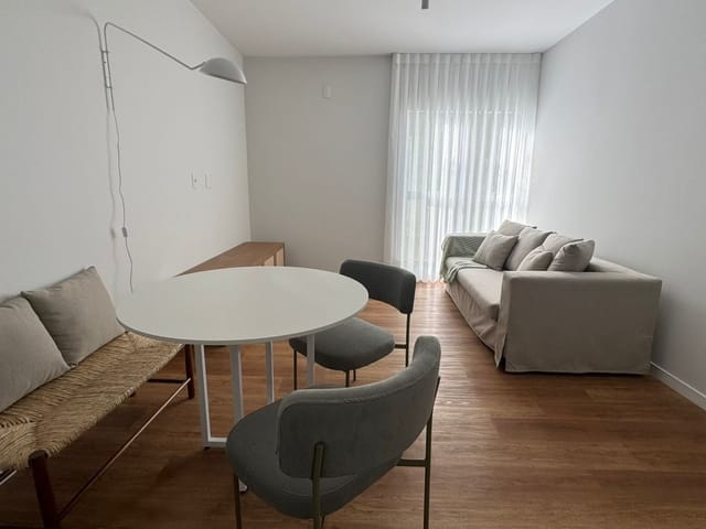 Apartamento com 104m² 2 quartos e 1 banheiro, à venda, no bairro Córrego Grande em Florianópolis
