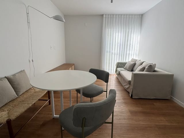 Apartamento com 104m² 2 quartos e 1 banheiro, à venda, no bairro Córrego Grande em Florianópolis