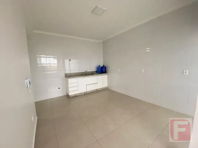 Apartamento 3 quartos e 1 banheiro, para alugar, no bairro Paese em Itapoá