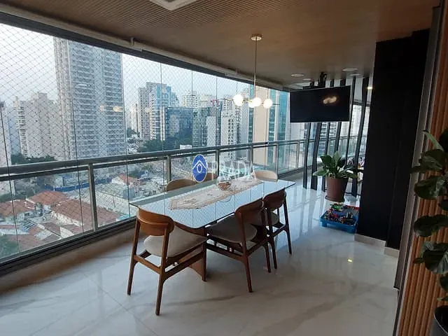 Apartamento com 178m² 3 quartos e 4 banheiros, à venda, no bairro Vila Nova Conceição em São Paulo