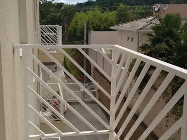 Apartamento com 63m² 2 quartos e 1 banheiro, à venda ou para alugar, no bairro Pinheirinho em Vinhedo