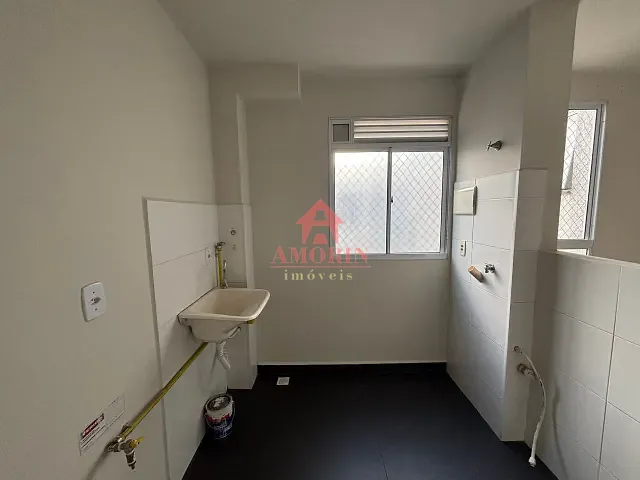 Apartamento com 50m² 2 quartos e 1 banheiro, para alugar, no bairro Pinheirinho em Curitiba