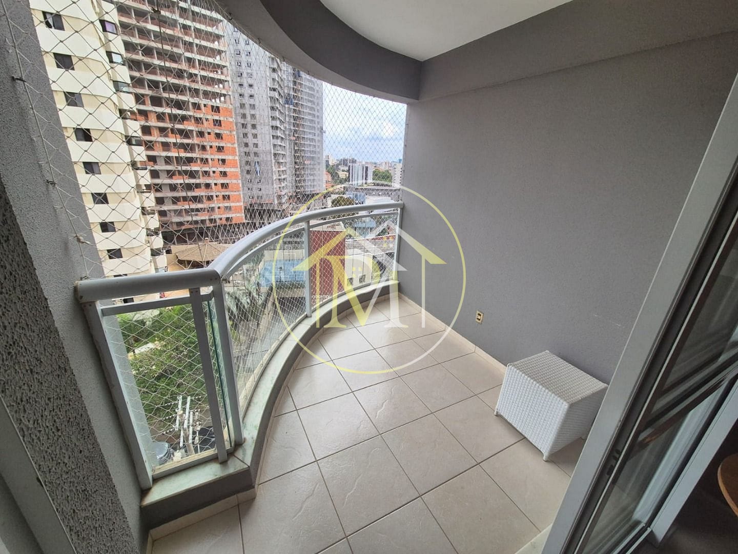 Apartamento à venda com 3 quartos, 96m² - Foto 1