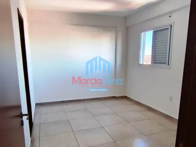 Apartamento 2 quartos e 1 banheiro, para alugar, no bairro Centro em Ituverava