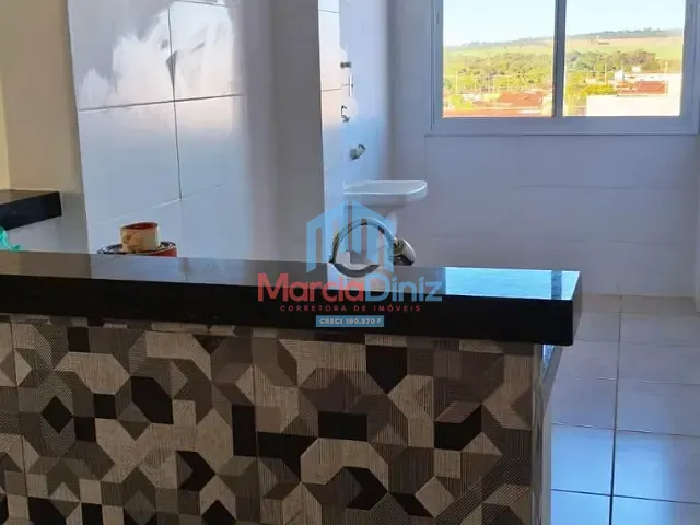 Apartamento 2 quartos e 1 banheiro, para alugar, no bairro Centro em Ituverava