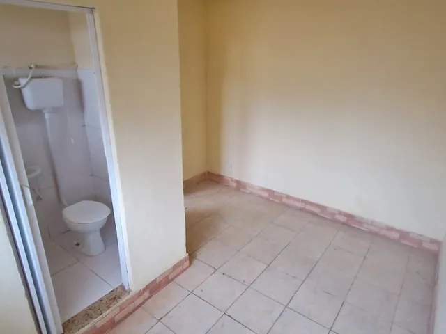 Apartamento 2 quartos e 1 banheiro, para alugar, no bairro Centro em Vassouras