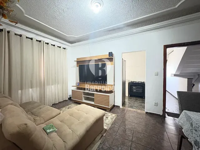 Apartamento 3 quartos e 1 banheiro, à venda, no bairro Cardoso (Barreiro) em Belo Horizonte
