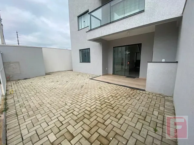 Apartamento 2 quartos e 1 banheiro, para alugar, no bairro Centro em Itapoá