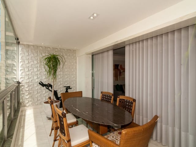 Apartamento com 350m² 4 quartos e 5 banheiros, à venda, no bairro Mata da Praia em Vitória