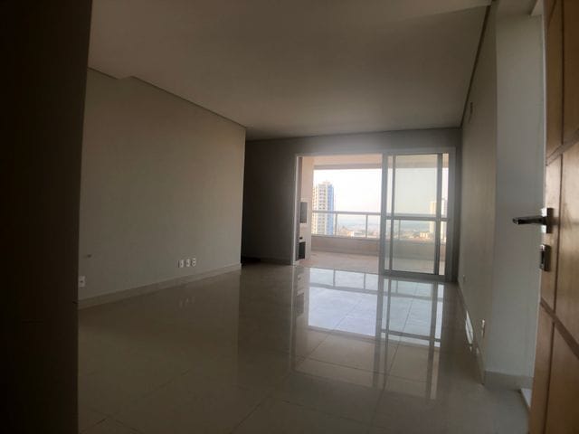 Foto do Apartamento - Venda - Edificio Belvedere - Andar alto, sol da manha, churrasqueira na sacada com linda vista e garagens paralelas. Centro, Apucarana, PR | J. Mareze Imóveis Ltda