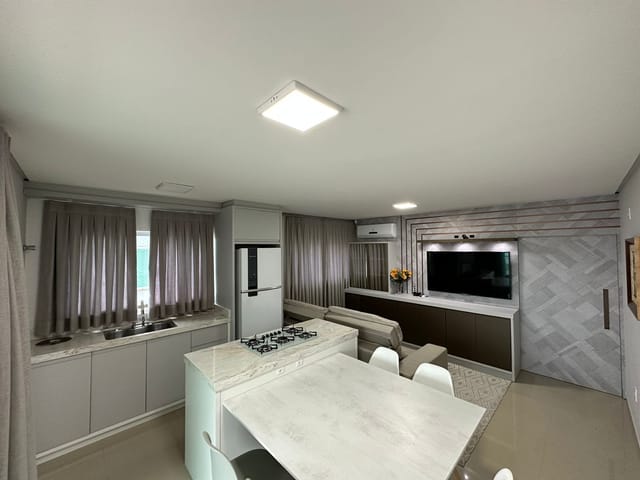 Foto do Apartamento - Lindo apartamento com 02 dormitórios sendo 01 suíte mobiliado à venda, localizado no Bairro Universitário, Tijucas/SC | Ruviaro Imóveis
