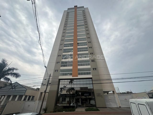 Apartamento com 220m² 3 quartos e 2 banheiros, à venda, no bairro Centro em Apucarana