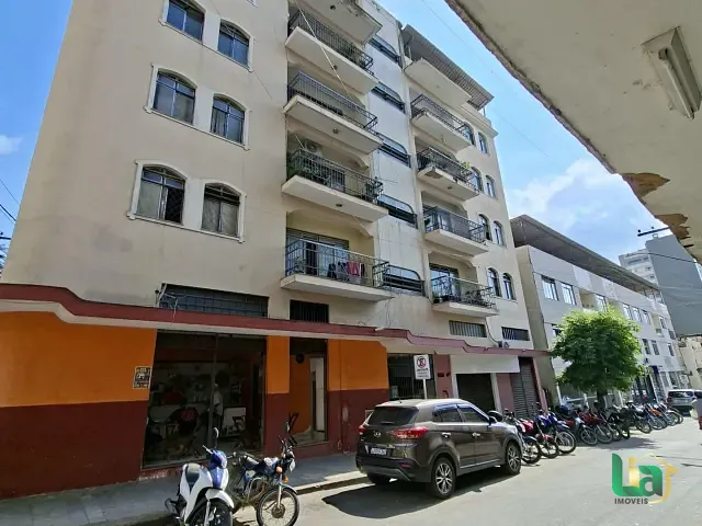 Apartamento 3 quartos e 2 banheiros, para alugar, no bairro Barra em Muriaé