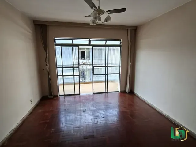 Apartamento 3 quartos e 2 banheiros, para alugar, no bairro Barra em Muriaé