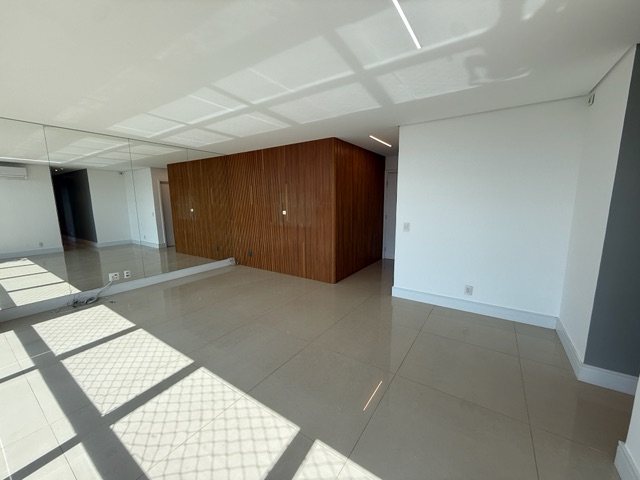 Apartamento com 141m² 3 quartos e 5 banheiros, à venda, no bairro Zona Industrial (Guará) em Brasília
