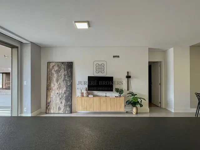 Apartamento com 160m² 3 quartos e 4 banheiros, à venda, no bairro Jurerê em Florianópolis