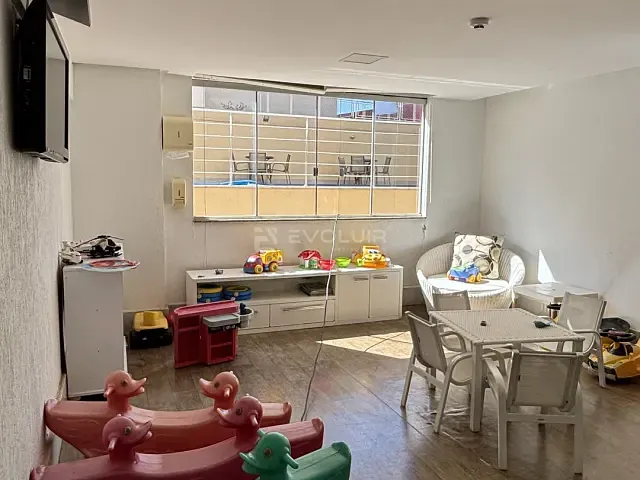 Apartamento 4 quartos e 2 banheiros, para alugar, no bairro Jardim Goiás em Goiânia