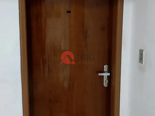 Apartamento 3 quartos e 2 banheiros, à venda ou para alugar, no bairro Zona 03 em Maringá