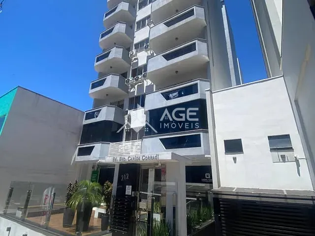 Apartamento com 241m² 3 quartos e 3 banheiros, à venda ou para alugar, no bairro Centro em Erechim