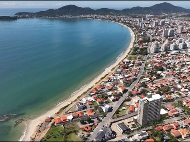 Apartamento 3 quartos e 2 banheiros, à venda, no bairro Centro em Penha