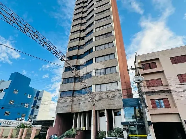 Apartamento 4 quartos e 3 banheiros, à venda, no bairro Centro em Rolândia