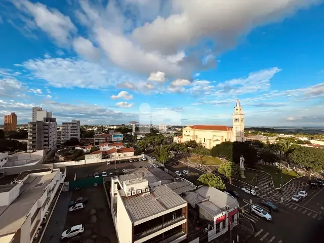 Apartamento 4 quartos e 3 banheiros, à venda, no bairro Centro em Rolândia