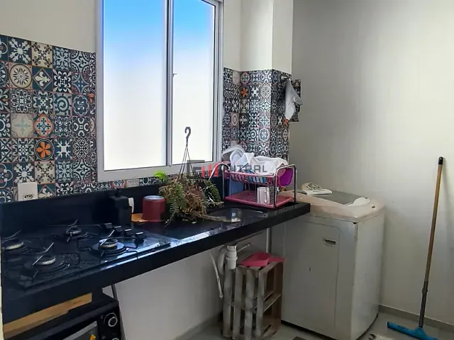 Apartamento com 60m² 2 quartos e 1 banheiro, à venda, no bairro Cidade Industrial 2 em Londrina