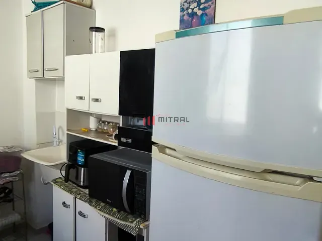 Apartamento com 60m² 2 quartos e 1 banheiro, à venda, no bairro Cidade Industrial 2 em Londrina